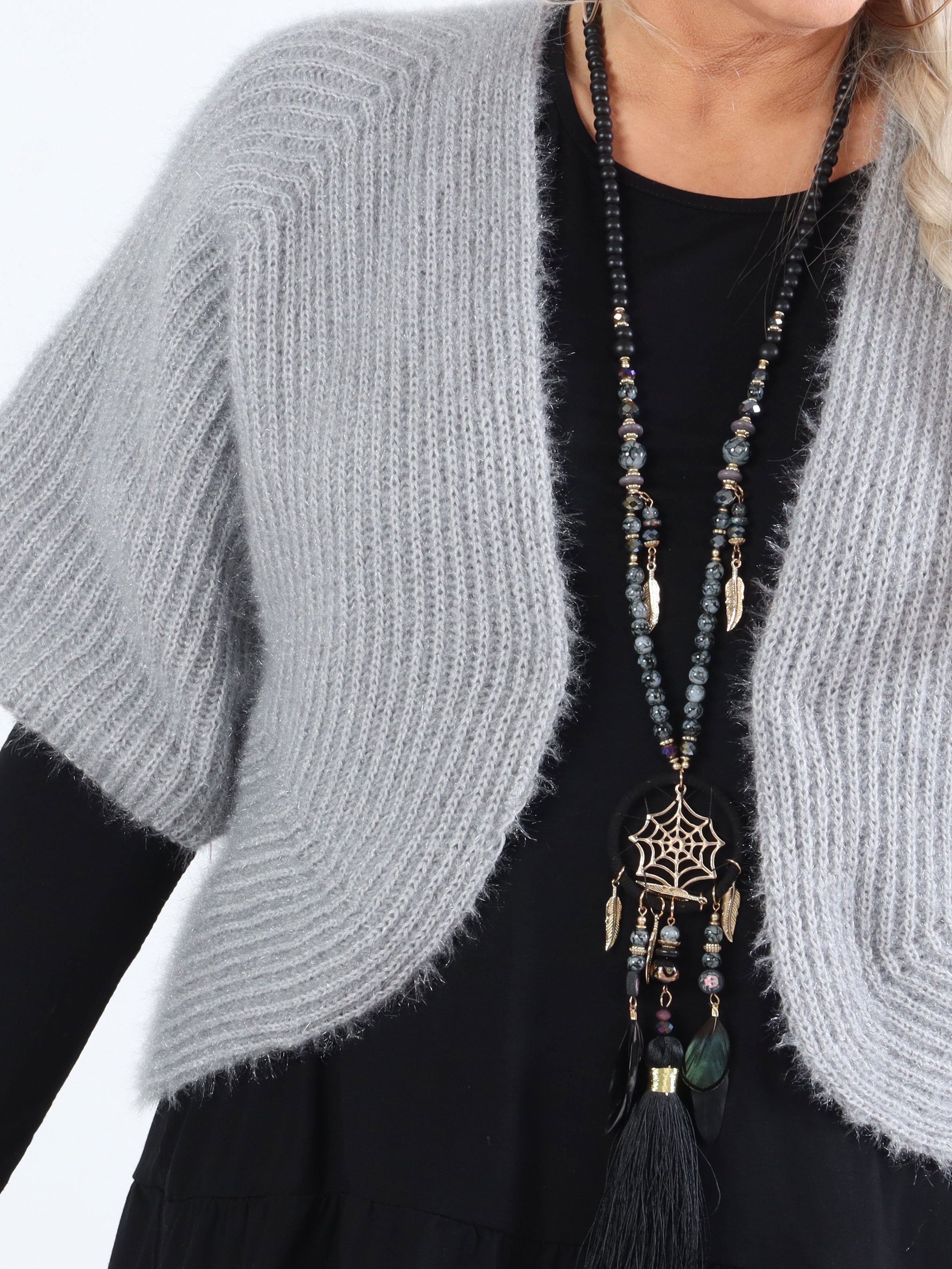 Franca - Söt fluffig plus size bolero i stickad form